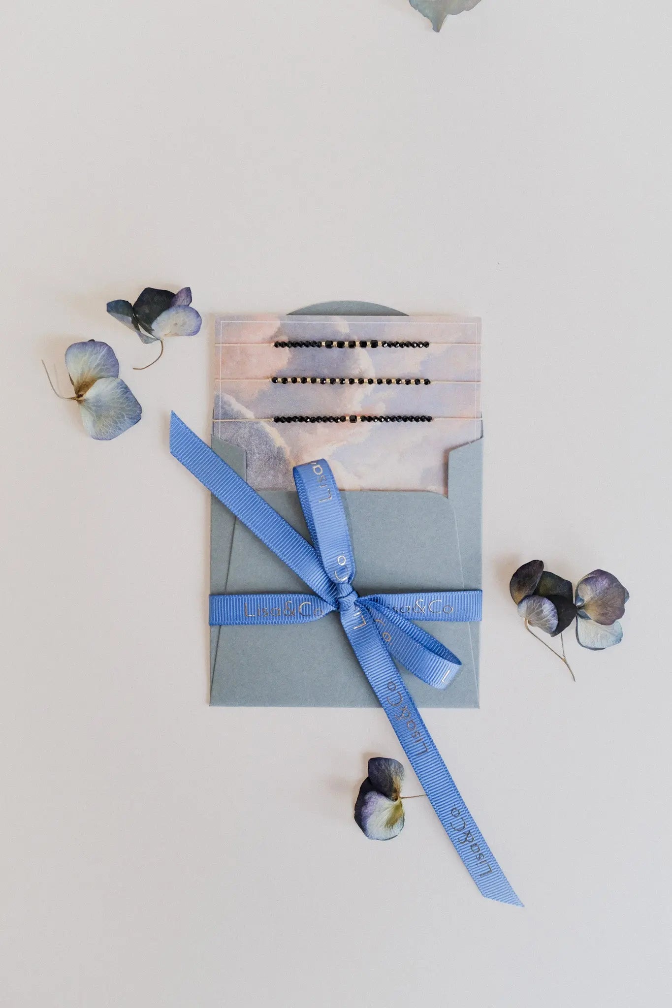 Brățară pe șnur Spinel II Lisa&Co.